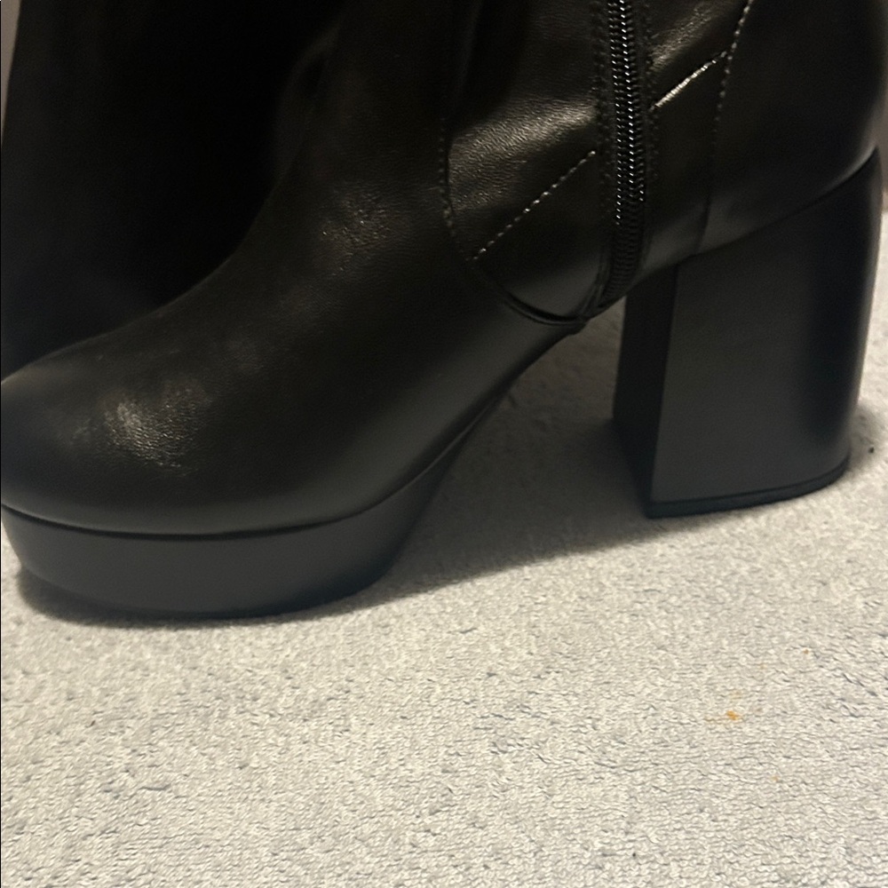 Sleek Black Heeled Boots for Women - Picture 6 of 9
